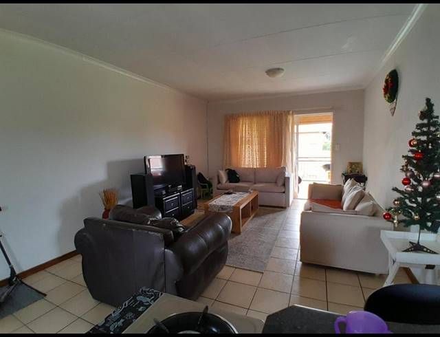 3 BEDROOM APARTMENT FOR SALE IN VALHALLA